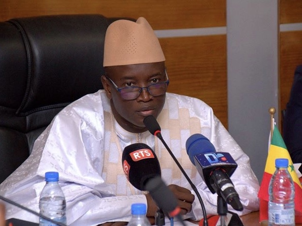 Aly Ngouille Ndiaye:  » Le président de la République sollicite des priéres »