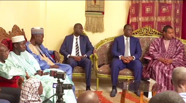 Le président  Sall prend le contre peid de walf familly