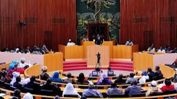 Assemblé National: moustapha niasse lève le barrage contre la presse