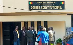 Statuant en matière constitutionnel conformément a l’article 92 de la constitution et à l’article premier de la loi organique N 2016-23 du 14 Juillet la cour constitutionnel décide de rejeter la requête déposer par  Mme Aida Ndoye et compagnie suite au levé de l’immunité parlementaire de Ousmane SONKO (document )