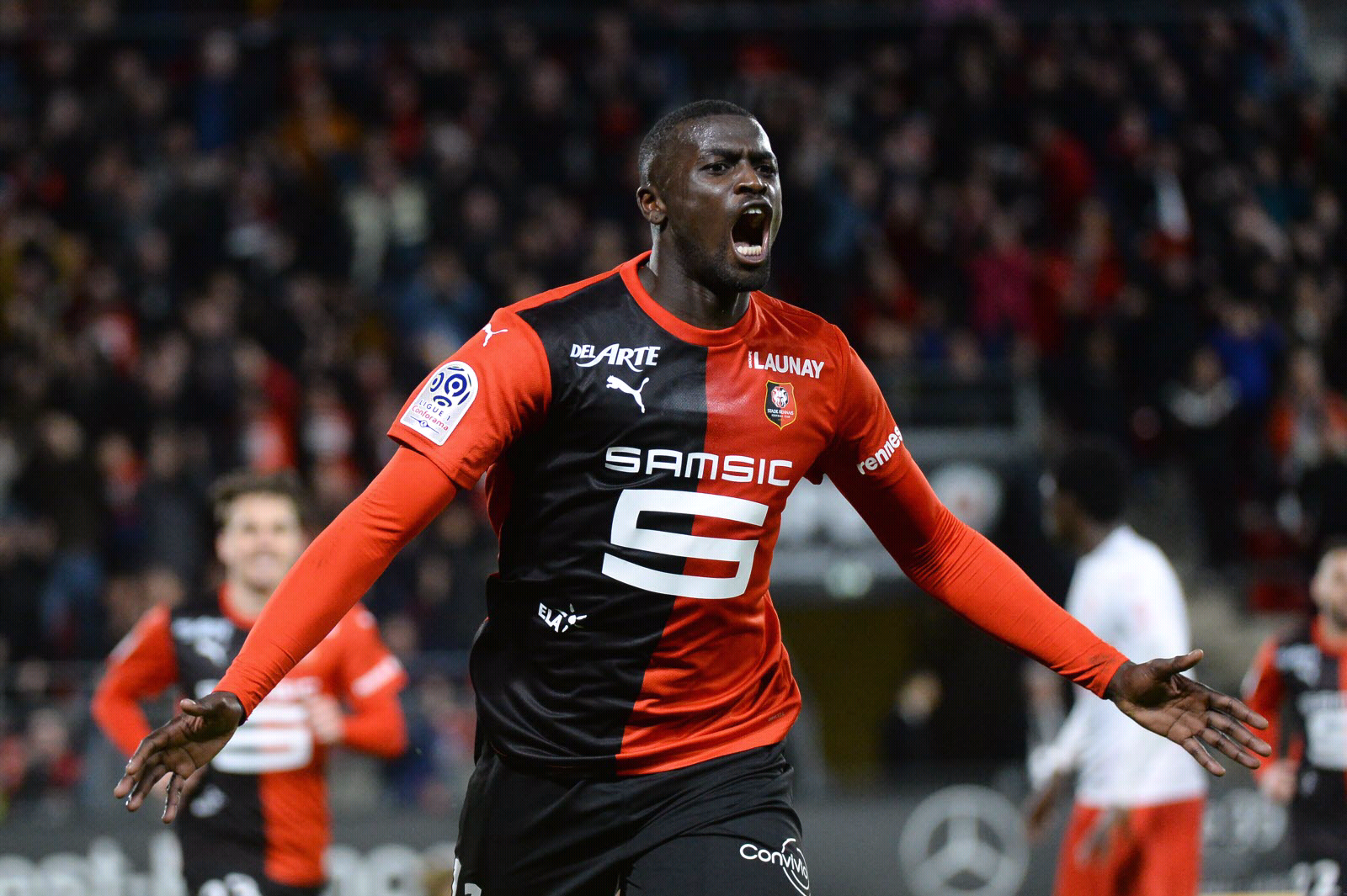 Football : Mbaye Niang change d’agent