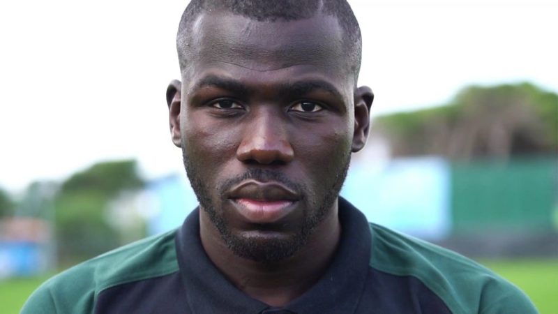 Kalidou Koulibaly convoie un bateau de médicaments et deux ambulances à Dakar en guise de chariter et un acte de haute valeur  pour son Pays   port