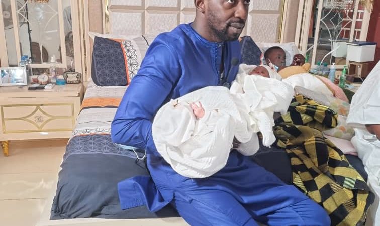 Bacre Waly Sassoum Sy, fils de l’ancien maire de la Médina, baptise en grande pompe ses jumelles ! (13photos)