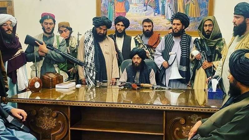 Prise du pouvoir par les Taliban: l’Afghanistan creuse la fracture des  relations internationales.