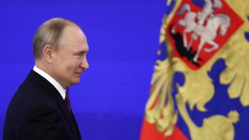 Vladimir Poutine estime qu’évoquer la question de sa succession serait « destabilisateur » pour la Russie