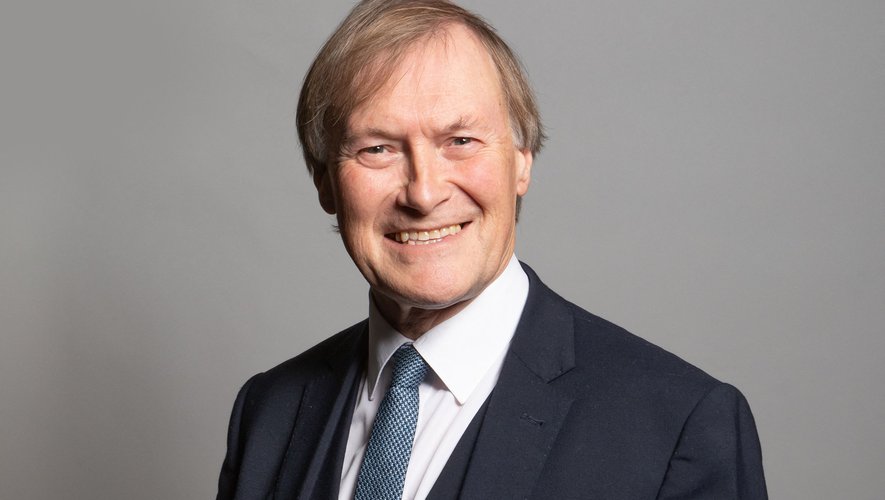 Royaume-Uni : Sir David Amess, député, a été poignardé à mort dans une rue de Londres