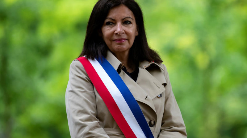 Présidentielles : portée par le Parti socialiste, la maire de Paris entre officiellement dans la course à l’Élysée