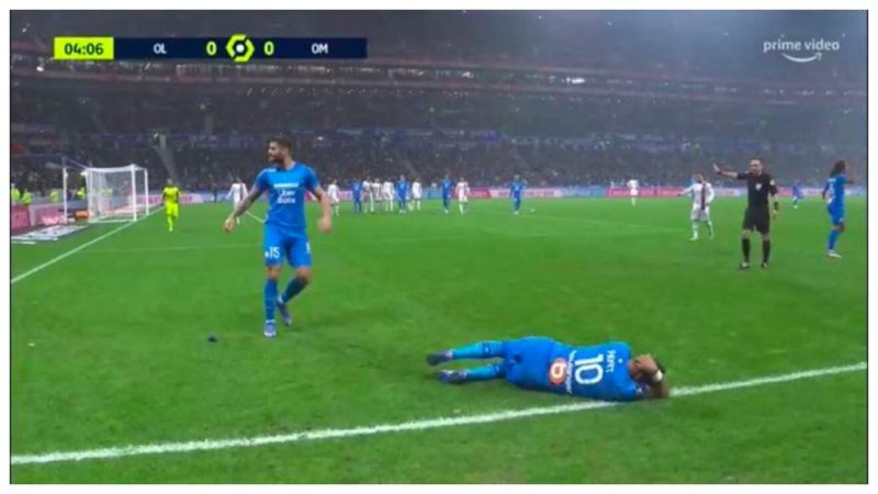 OL-OM: le derby de  l’Olympico interrompu par des jets de bouteilles des supporters Lyonnais