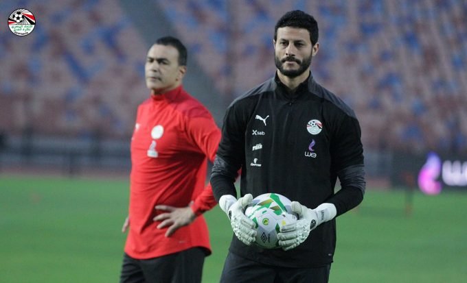 Mohamed El-Shenawy présente ses excuses aux fans après la défaite contre le Sénégal