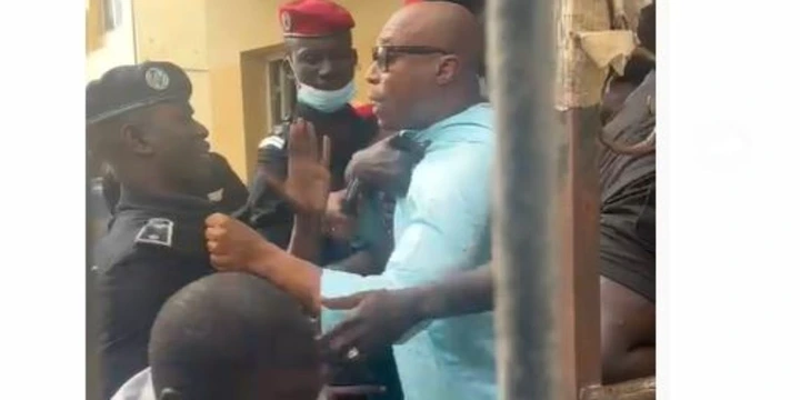 Invalidation de la liste de Yewwi Askan wi à  Dakar : Barthélémy se bagarre avec la police à la DGE